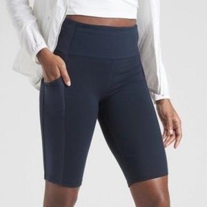 Athleta Excursion Hybrid 9” Short NAVY M #446628